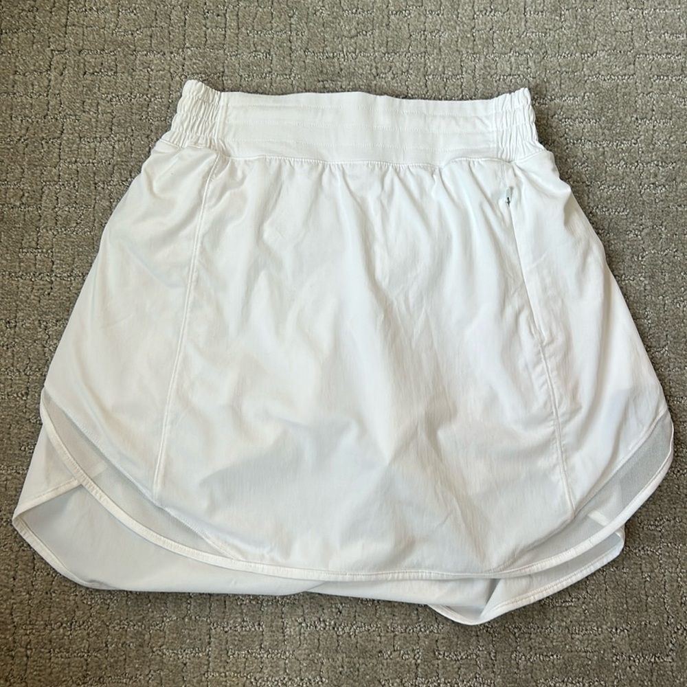 Lululemon Hotty Hot High-rise Skirt With Shorts In White Size 4